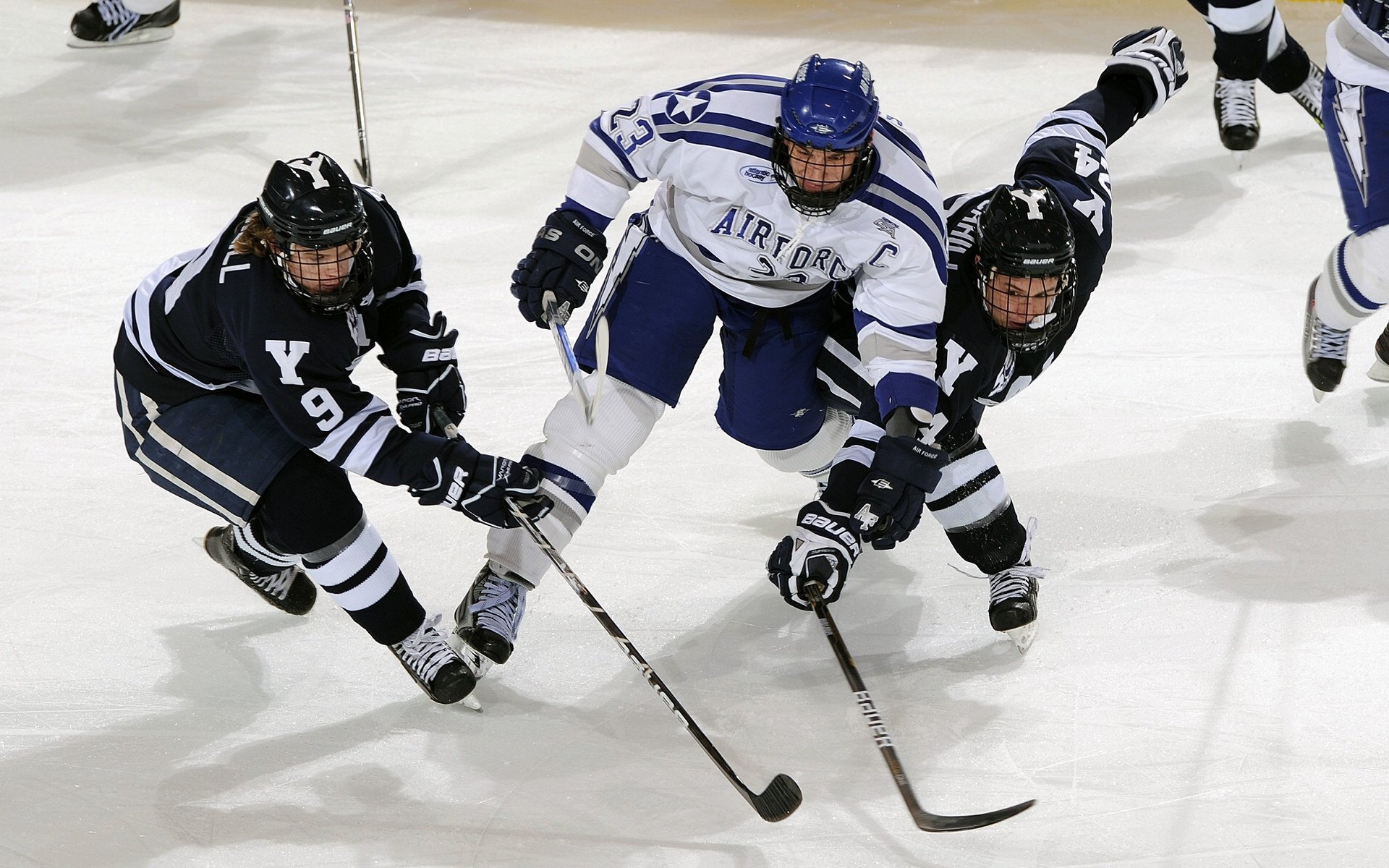 欧洲足球巅峰对决,球场上的胜负难以预料,欧洲足球比赛排名